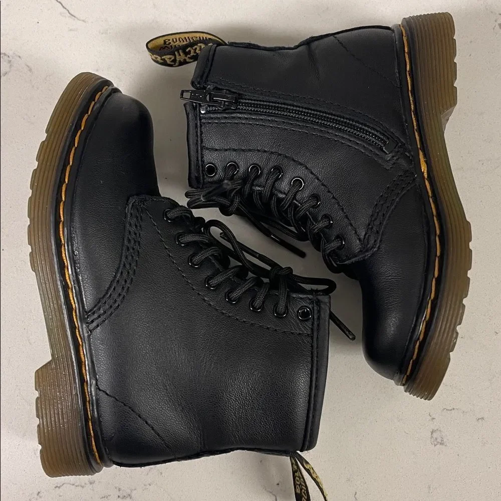 DR MARTEN TODDLER 1460 T SOFTY T LEATHER LACE UP BOOTS Size 8